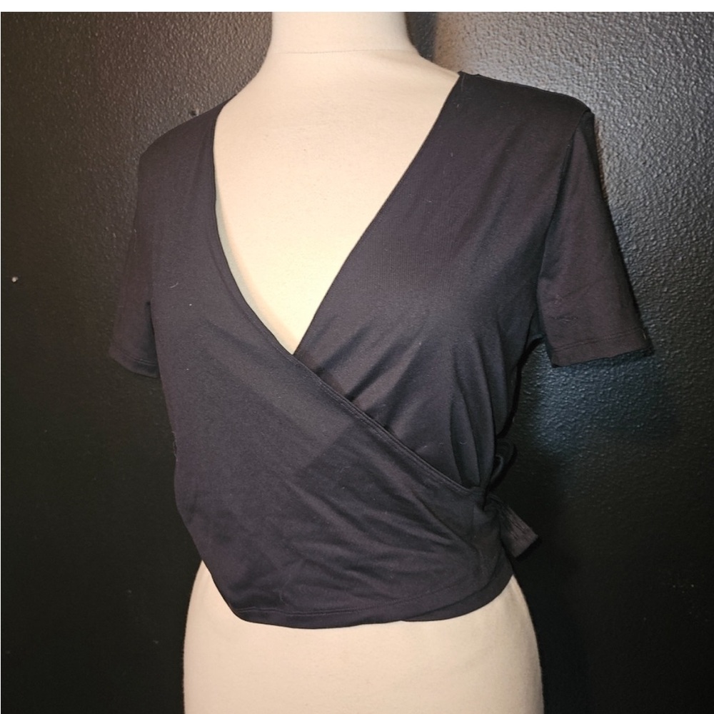 NWT Victoria’s Secret PINK Ultimate Wrap Top - Black - Sz Large